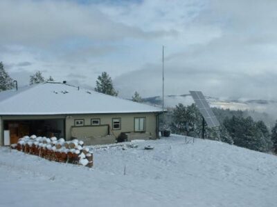 Living Off Grid – An Average Winter Day Image